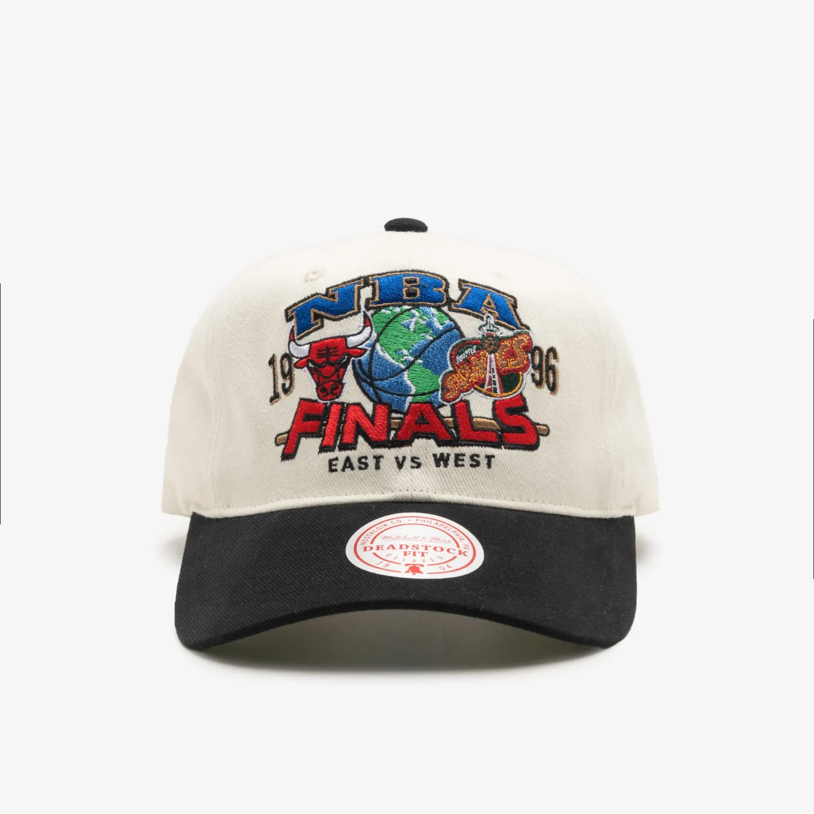 Chicago Bulls 1996 Final Versus Deadstock Snapback - Off White