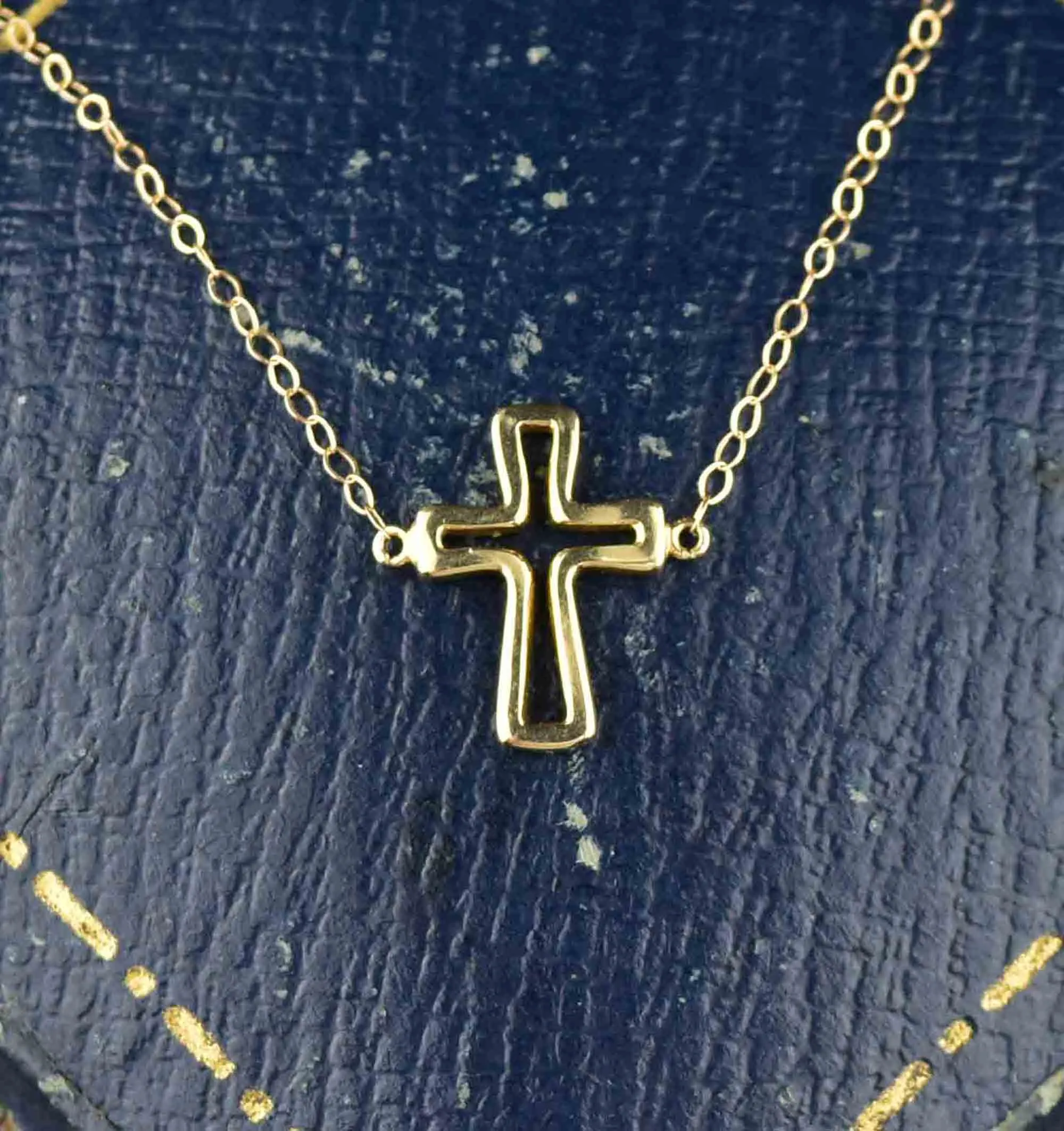 Vintage 10K Gold Cutout Cross Necklace