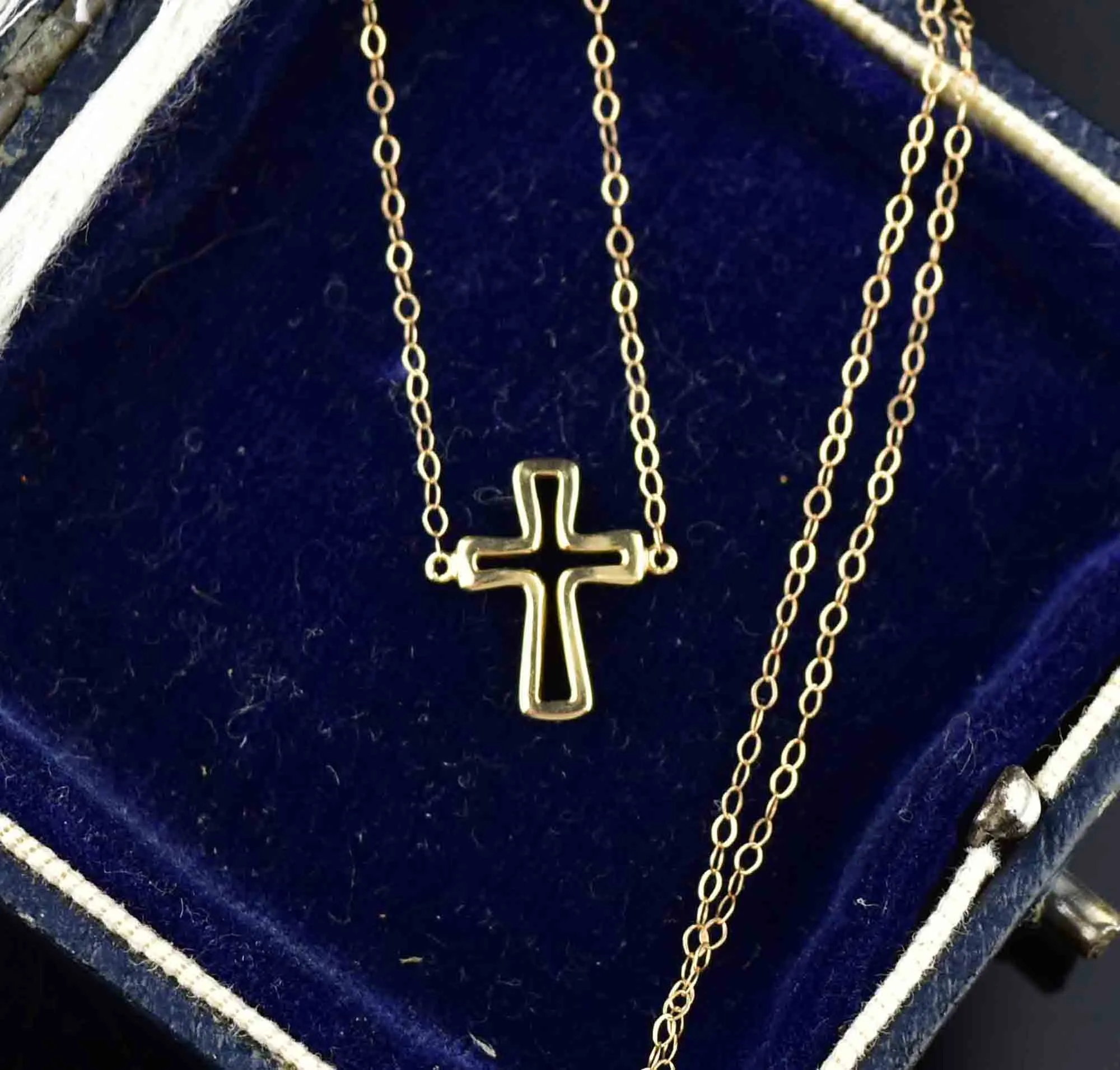 Vintage 10K Gold Cutout Cross Necklace