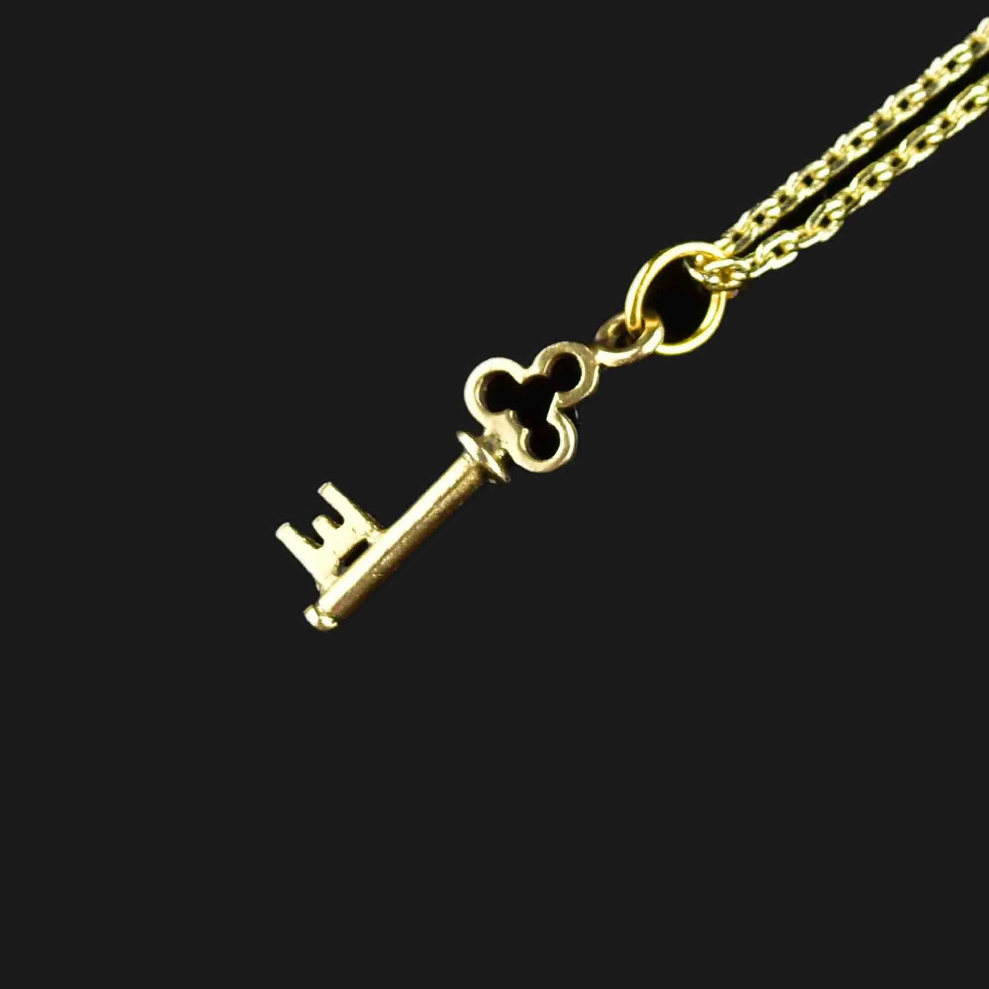 Vintage 14K Gold E Monogram Key Necklace